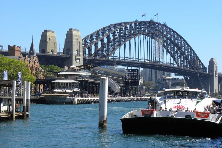Ilustrasi Sydney Harbour Bridge. 