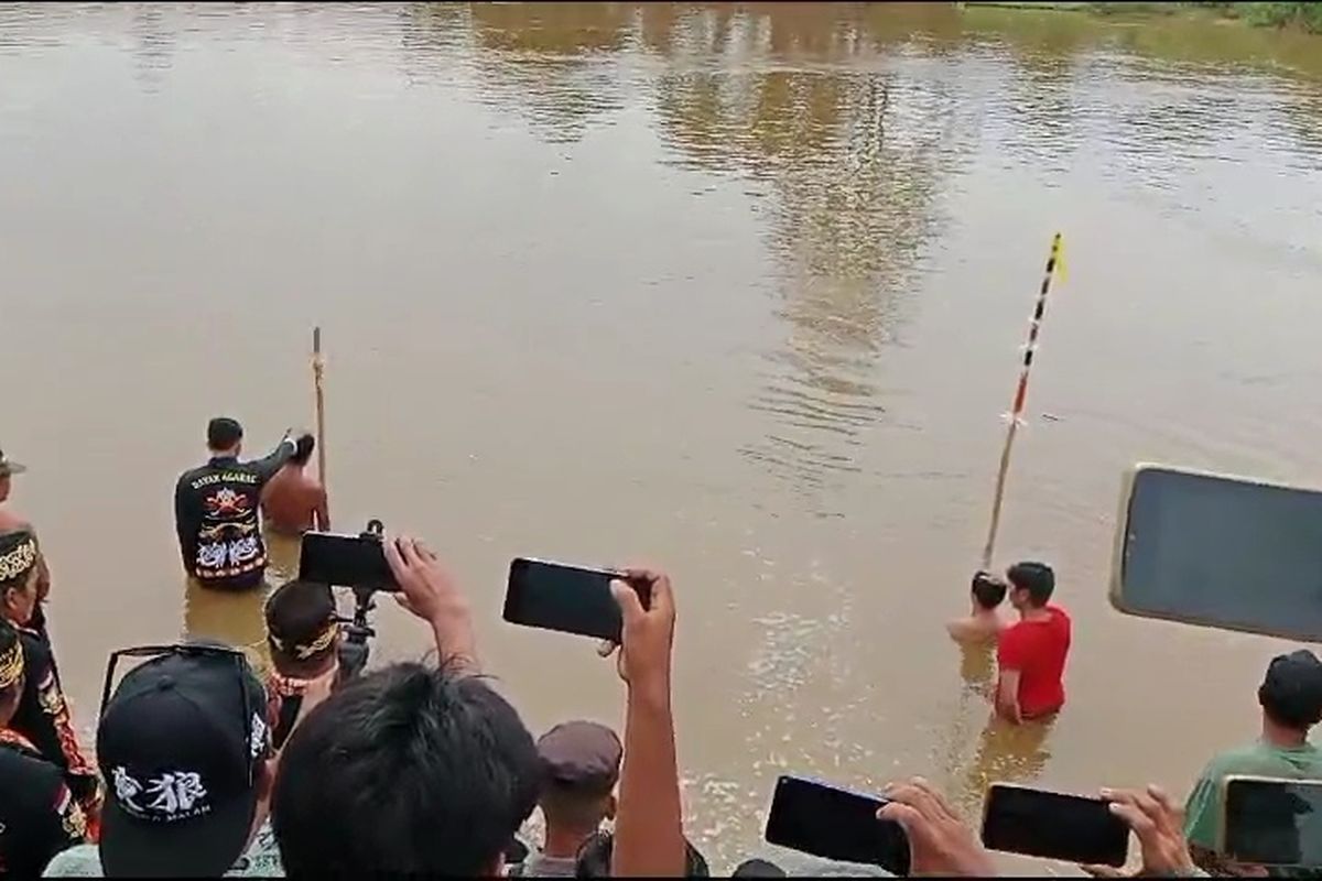 Ritual Dolop Suku Dayak, Ketika Roh Leluhur Menentukan Siapa Benar dan Salah