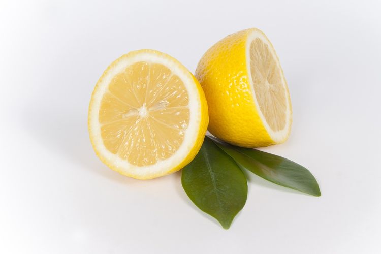 6 Manfaat Kesehatan Lemon: Buah Segar yang Lebih dari Sekadar Hiasan