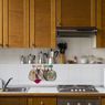 Cara Membersihkan Kitchen Set Kayu agar Tak Menampung Noda