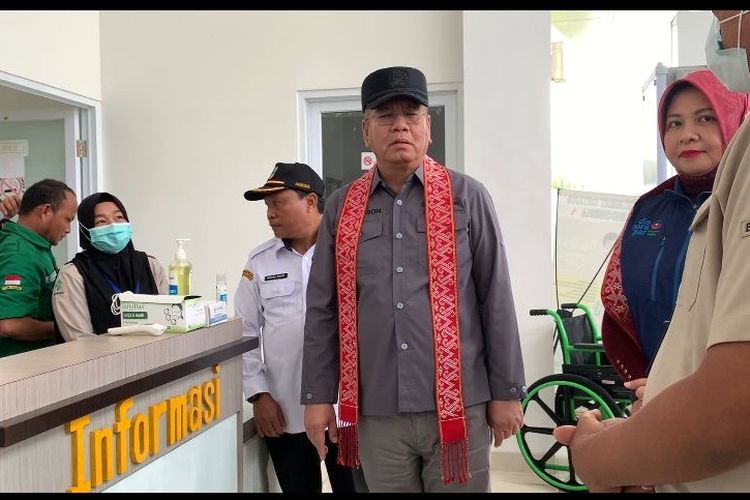 Penjabat (Pj) Gubernur Kalimantan Barat Harisson mengunjungi  Pos Lintas Batas Negara (PLBN) Terpadu Nanga Badau, Kabupaten Kapuas Hulu, Rabu (10/01/2024).