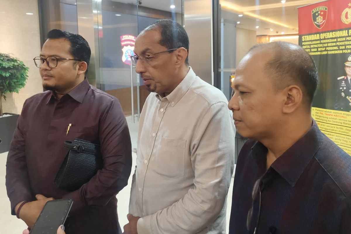 Kuasa hukum Direktur Utama PT Dana Syariah Indonesia (DSI), Taufiq Aljufri, Pris Madani, di Gedung Bareskrim Polri, Jakarta, Senin (9/2/2026).