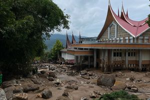 Bupati Solok Bantah Ada Pembukaan Lahan di Hulu Sungai: Banjir Bandang Murni Bencana
