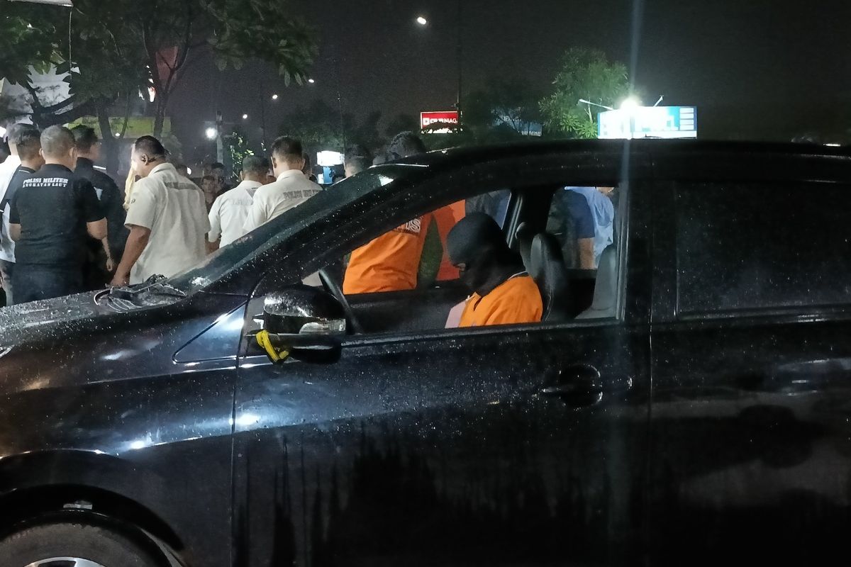 Suasana Rekonstruksi Penembakan Bos Rental di Rest Area Tol Tangerang Merak