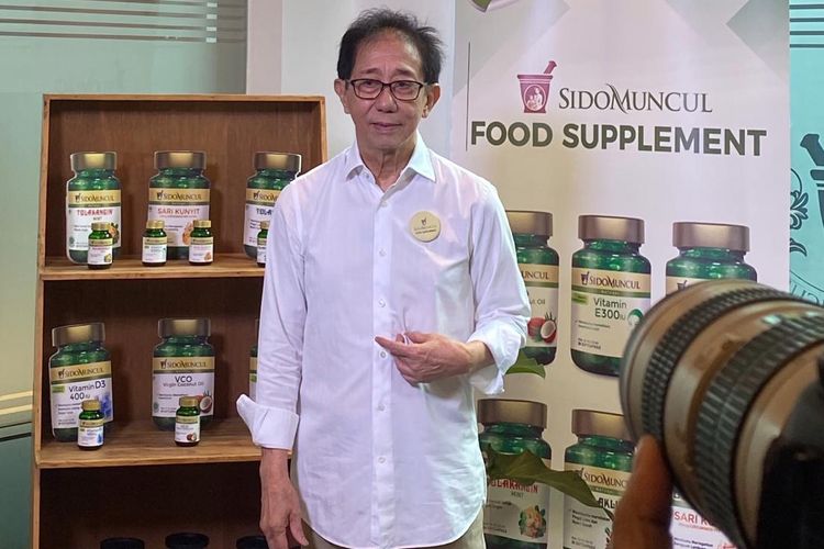 Direktur Sido Muncul Irwan Hidayat optimistis produk baru Sido Muncul berupa food suplement dalam kemasan soft capsule mampu menembus pasar internasional. Peluncuran 7 food suplement Sido Muncul berlangsung di Kantor Sido Muncul Cipete, Jakarta Selatan, Kamis (20/2/2020)