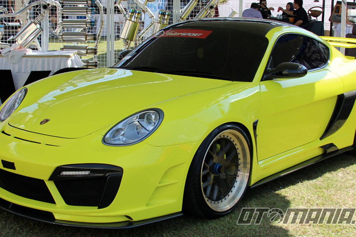 Porsche Cayman S milik Ferry Gunawan dari Zoom Bodyworks mendapat hasil tes suara knalpot 117,4 dB