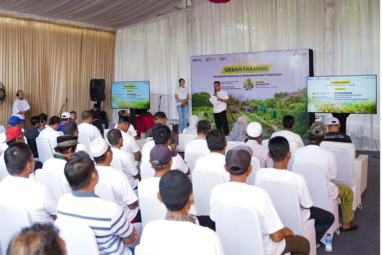 PT Perusahaan Gas Negara (PGN) Tbk dan National Geographic Indonesia menggelar program bertajuk Urban Farming: Talkshow Edukasi dan Pembagian Bibit Tanaman di Desa Nglarang, Semarang, Jumat (20/12/2024). 