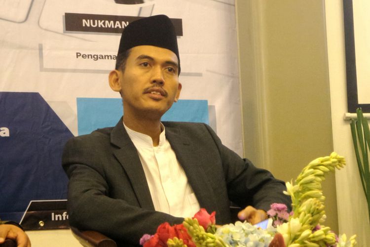 Ketua Bidang Fatwa Fatwa Majelis Ulama Indonesia (MUI) Asrorun Ni'am Sholeh dalam sebuah diskusi bertajuk 'Bedah Fatwa MUI #MuamalahMedsosiah' di Galeri Nasional, Jakarta Pusat, Jumat (9/6/2017).  