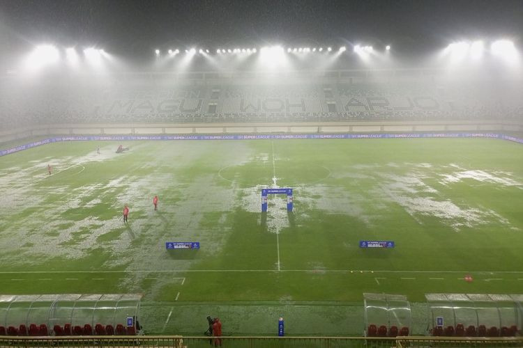 Laga PSBS Vs Malut United Tertunda karena Hujan Lebat