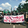 Selasa Sore, Massa Aksi Tolak Kenaikan Harga BBM di Depan DPR/MPR RI Kian Ramai