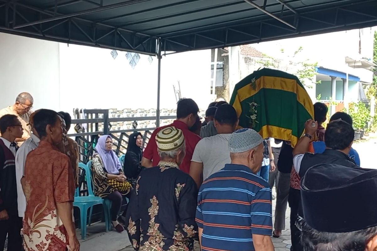 Salah satu korban kecelakaan bus rombongan SMP PGRI 1 Wonosari. Bus menabrak truk bermuatan gerabah pada Selasa (21/5/2024).