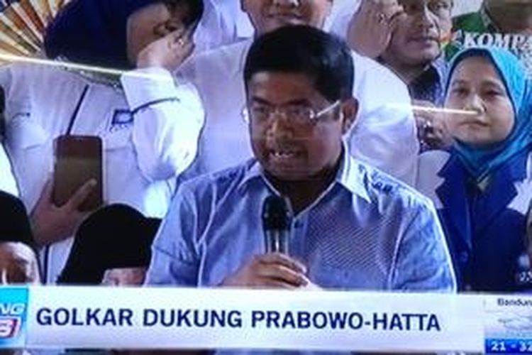 Sekretaris Jenderal Partai Golkar Idrus Marham saat menyatakan dukungan kepada pasangan Prabowo-Hatta di Rumah Polonia, Jakarta, Senin (19/5/2014).