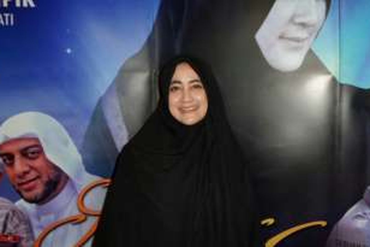 Pipik Dian Irawati saat ditemui di jumpa pers film Surga Menanti di Epicentrum, Kuningan, Jakarta Selatan, Senin (30/5/2016).