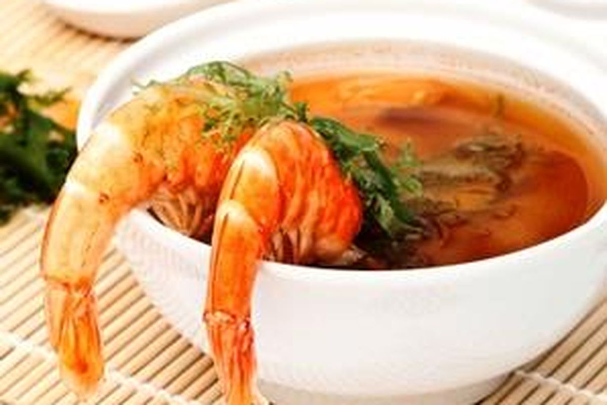 Udang yang dikukus atau direbus bisa menjadi sumber seng yang baik.