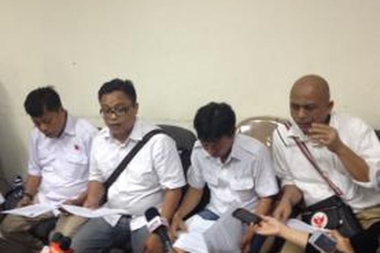 Tim Advokasi Prabowo Subianto-Hatta Rajasa, di Badan Pengawas Pemilu, Jakarta Pusat, Jumat (11/7/2014).