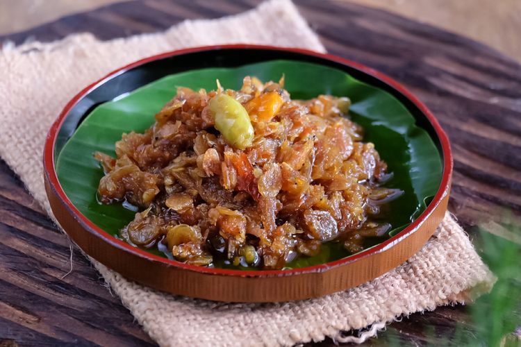 Ilustrasi sambal tumis udang rebon. 