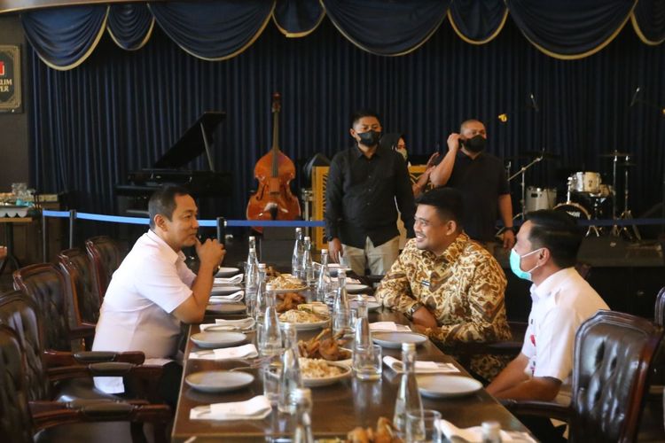 Wali kota Semarang, Hendrar Prihadi bertemu dengan Wali Kota Medan, Bobby Nasution  di Balaikota Semarang Jawa Tengah. Rabu (22/6/2022)