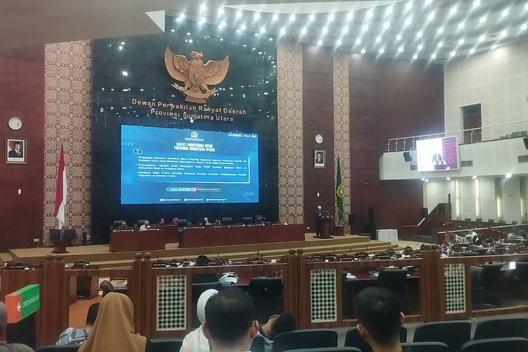 Rapat Paripurna DPRD Sumut Banyak Kursi Kosong, Pimpinan OPD Ramai-ramai Absen