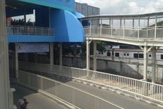 Dilarang Melintasi Jalan Jatibaru Raya, Pejalan Kaki Dipaksa Lewat 