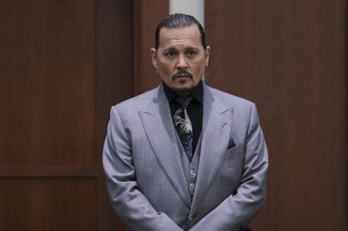 Johnny Depp Dapat Tepuk Tangan Meriah Saat Manggung Jelang Keputusan Sidang