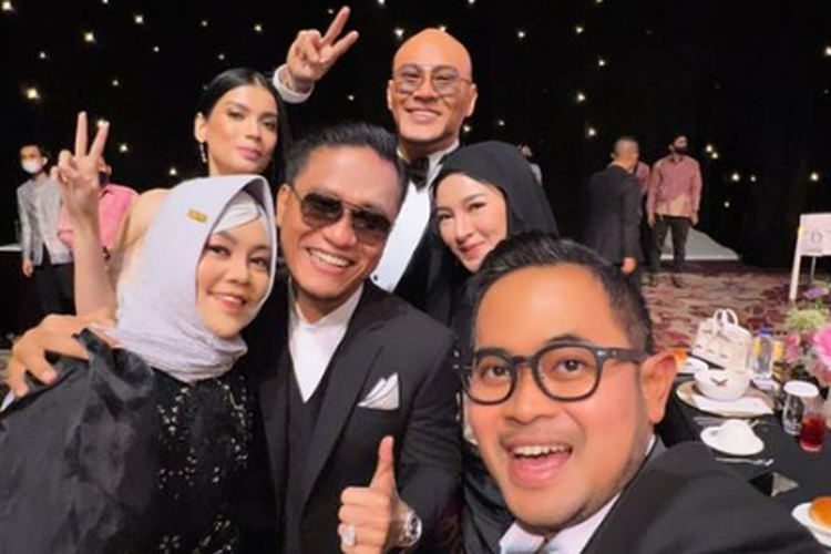 Juragan 99 dan Shandy Purnamasari di pernikahan Deddy Corbuzier dan Sabrina