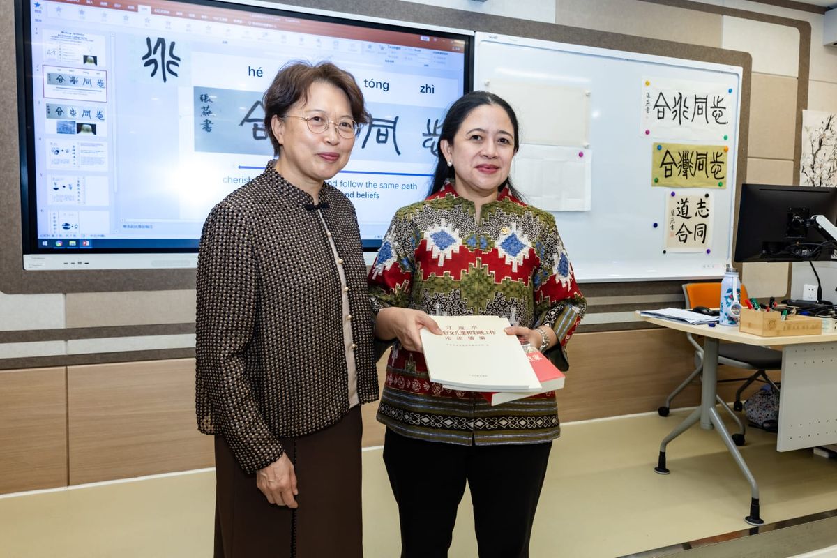 Ketua Dewan Perwakilan Rakyat (DPR) Republik Indonesia (RI) Puan Maharani saat mengunjungi China Women's University (CWU), Beijing, dalam rangka kunjungan kerja DPR RI ke Republik Rakyat Tiongkok (RRT), Rabu (29/5/2024).