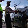 Polisi di Blitar Gunakan Janur Kuning untuk Tandai Pelanggar Lalu Lintas
