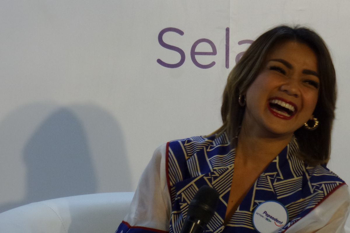 Aktris dan presenter Nirina Zubir dalam konferensi pers Pepsodent Action 123 di kawasan Kebayoran Baru, Jakarta Selatan, Selasa (23/7/2019). 