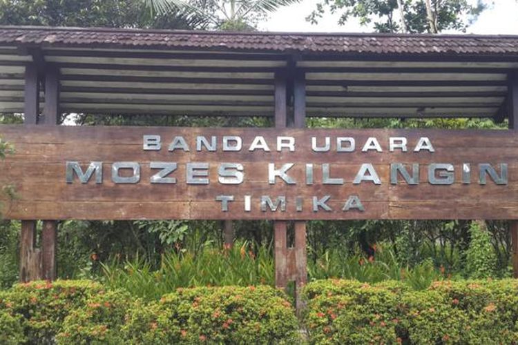 Bandar Udara Mozes Kilangin, Kota Timika, Kabupaten Mimika, Papua, Minggu (15/2/2015).