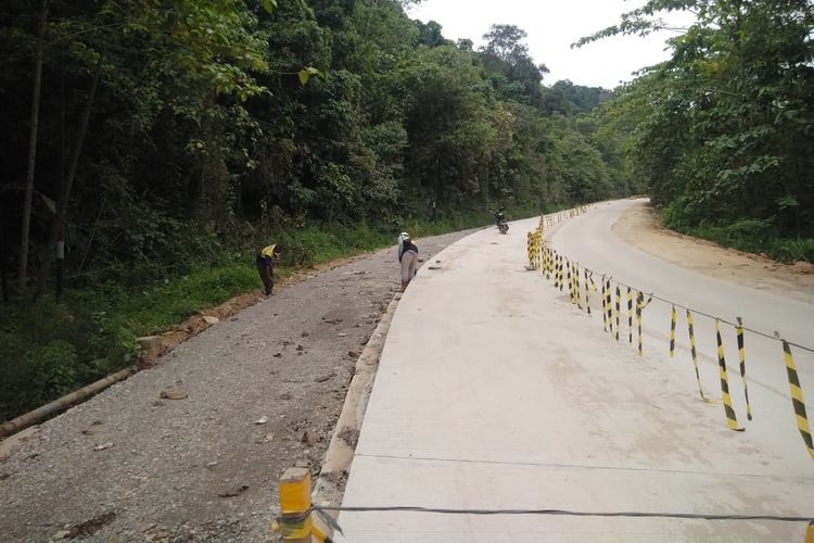 Pembangunan ruas jalan Morosi - Lasolo di Kabupaten Konawe, Provinsi Sulawesi Tenggara
