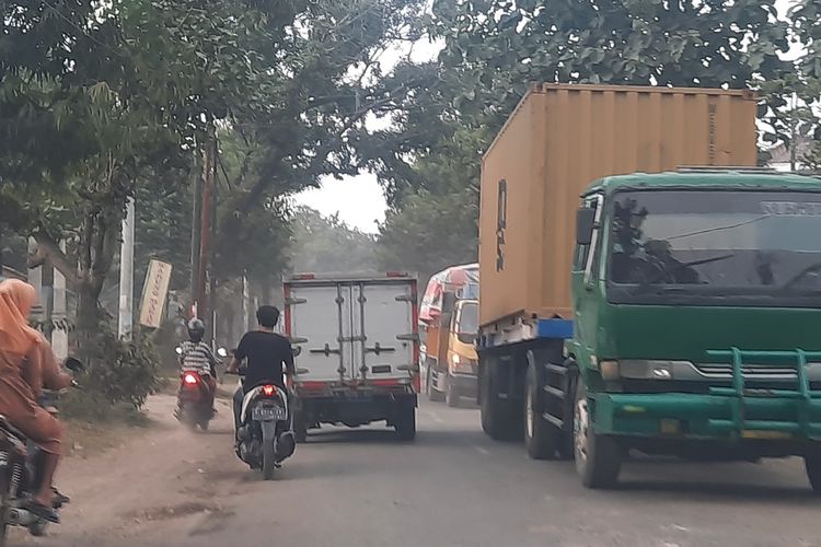 Kondisi jalan provinsi yang menghubungkan Blora dengan Grobogan