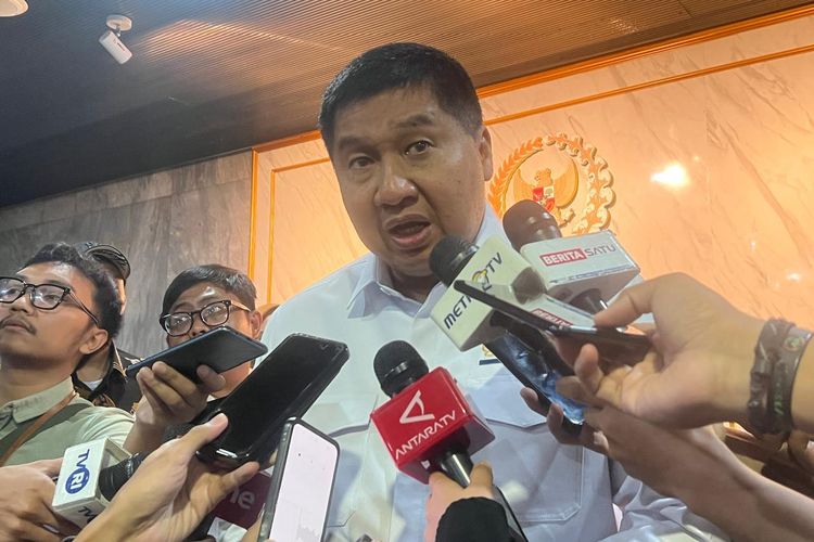 Rogoh Kocek Pribadi Rp 5 Miliar, Ara Bangun Rumah Korban Gempa NTT