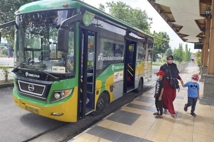 Bus Trans Jogja di Yogyakarta. 