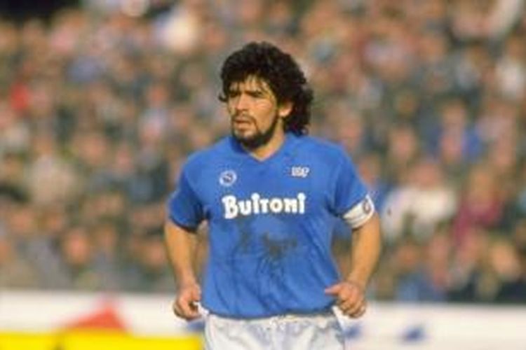 Diego Maradona ketika masih bermain untuk Napoli. 