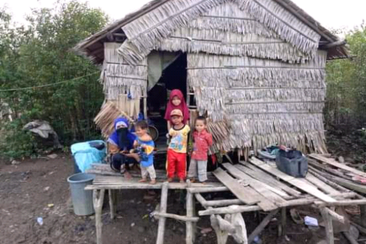 Kondisi rumah almarhum Zaini di Desa Sungai Sayang, Kecamatan Sadu, Kabupaten Tanjab Timur, yang fotonya viral di media sosial. 