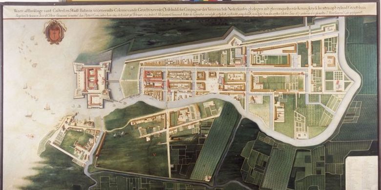 Denah Kota Batavia sekitar 1627 (berorientasi ke timur) , setahun sebelum penyerangan Mataram ke Batavia. Tampak muara Sungai Ciliwung yang belum diluruskan, kelak berjulukan Kali Besar. Lukisan ini dibuat pada 1919-1921 yang merupakan reproduksi peta semasa karya Frans Florisz. van Berckenrode yang sudah lapuk (warisan J.P. Coen). Kawasan berbingkai merah menunjukkan lokasi Bastion Hollandia yang bersabuk parit, kubu di tenggara kota Batavia.