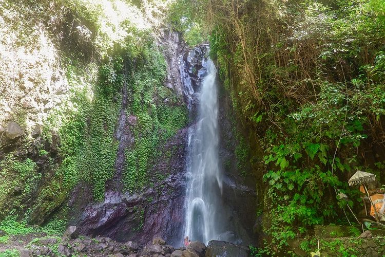 Air Terjun Yeh Mampeh di Kecamatan Tejakula, Kabupaten Buleleng, Bali.