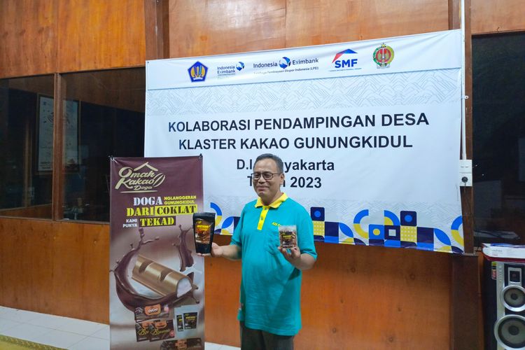 Ahmad, Owner Omah Kakao Doga, Desa Devisa Kakao Gunung Kidul saat media tour oleh LPEI pada Selasa (20/12/2023).