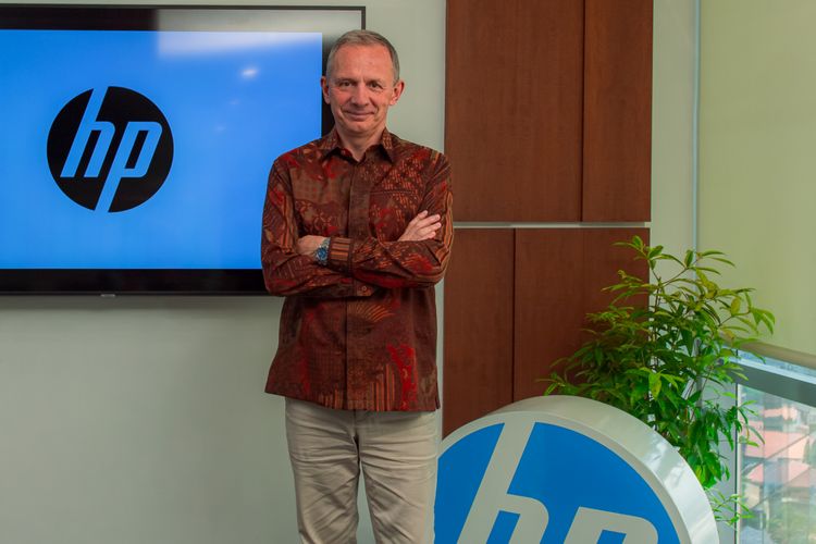 Presiden sekaligus Chief Executive Officer Hewlett-Packard Inc. (CEO HP) Enrique Lores bertandang ke kantor HP Indonesia di Menteng, Jakarta Selatan, Selasa (31/10/2023).