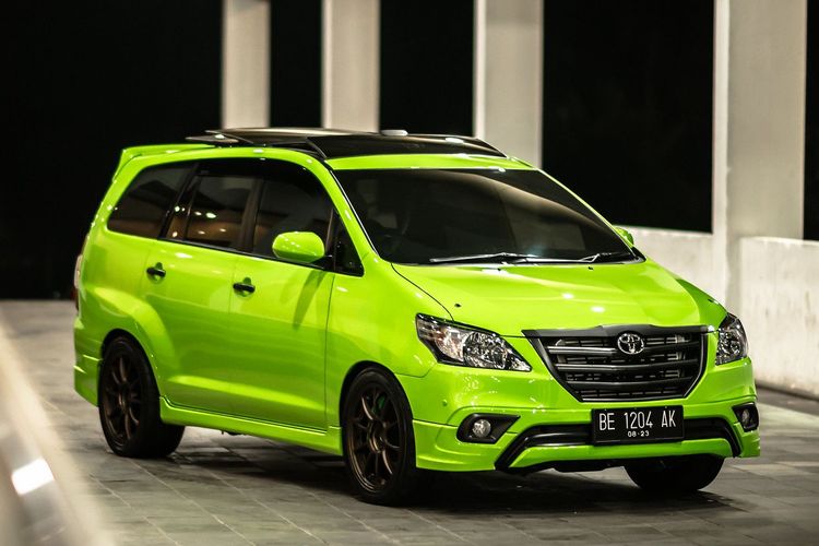 Modifikasi Toyota Kijang Innova Lawas Bertenaga Buas
