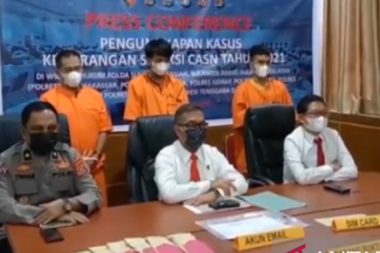 Polda Sultra ungkap sindikat kecurangan seleksi CASN 2021, Selasa (26/4/2022).