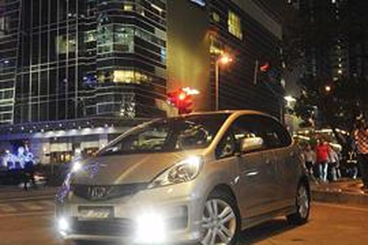 Mobil New Honda Jazz di SCBD Sudirman, Jakarta, Rabu (15/6).