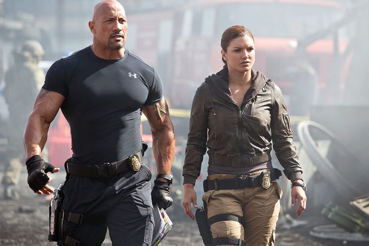 Dwayne Johnson dan Gina Carano dalam film Fast & Furious 6