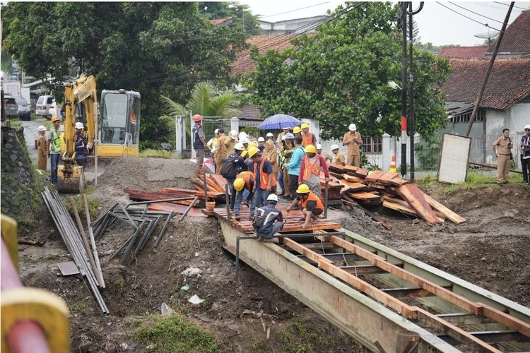 Jembatan Karanganyar Kebumen Ditutup Sebulan, Rekayasa Lalu Lintas Diterapkan