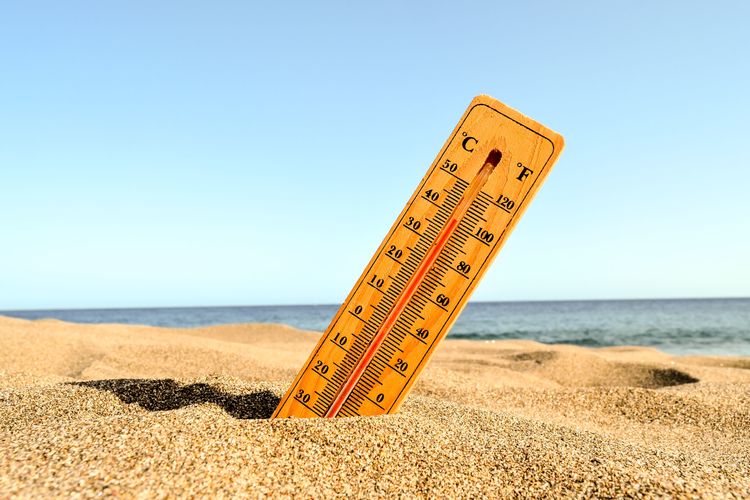 Ilustrasi cuaca panas. BMKG peringatkan cuaca panas ekstrem Aceh hingga 12 Oktober 2025. Warga diminta waspada suhu panas, lindungi diri dari heat stroke.