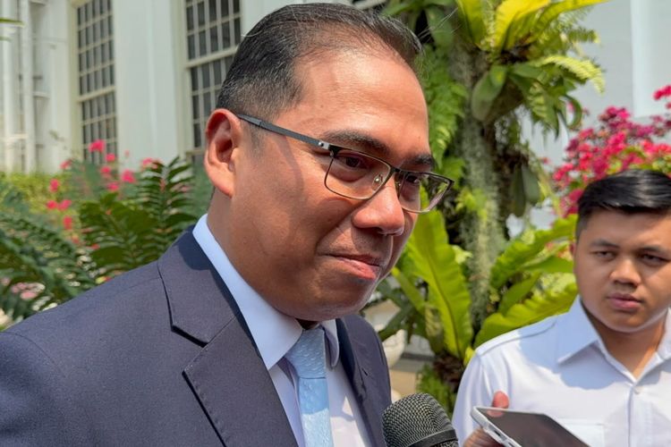 Calon Kepala Badan Gambut dan Rektor IPB Tiba di Istana Jelang 