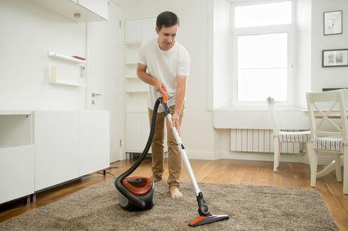 Cara Tepat Menggunakan Vacuum Cleaner untuk Menyedot Debu pada Karpet