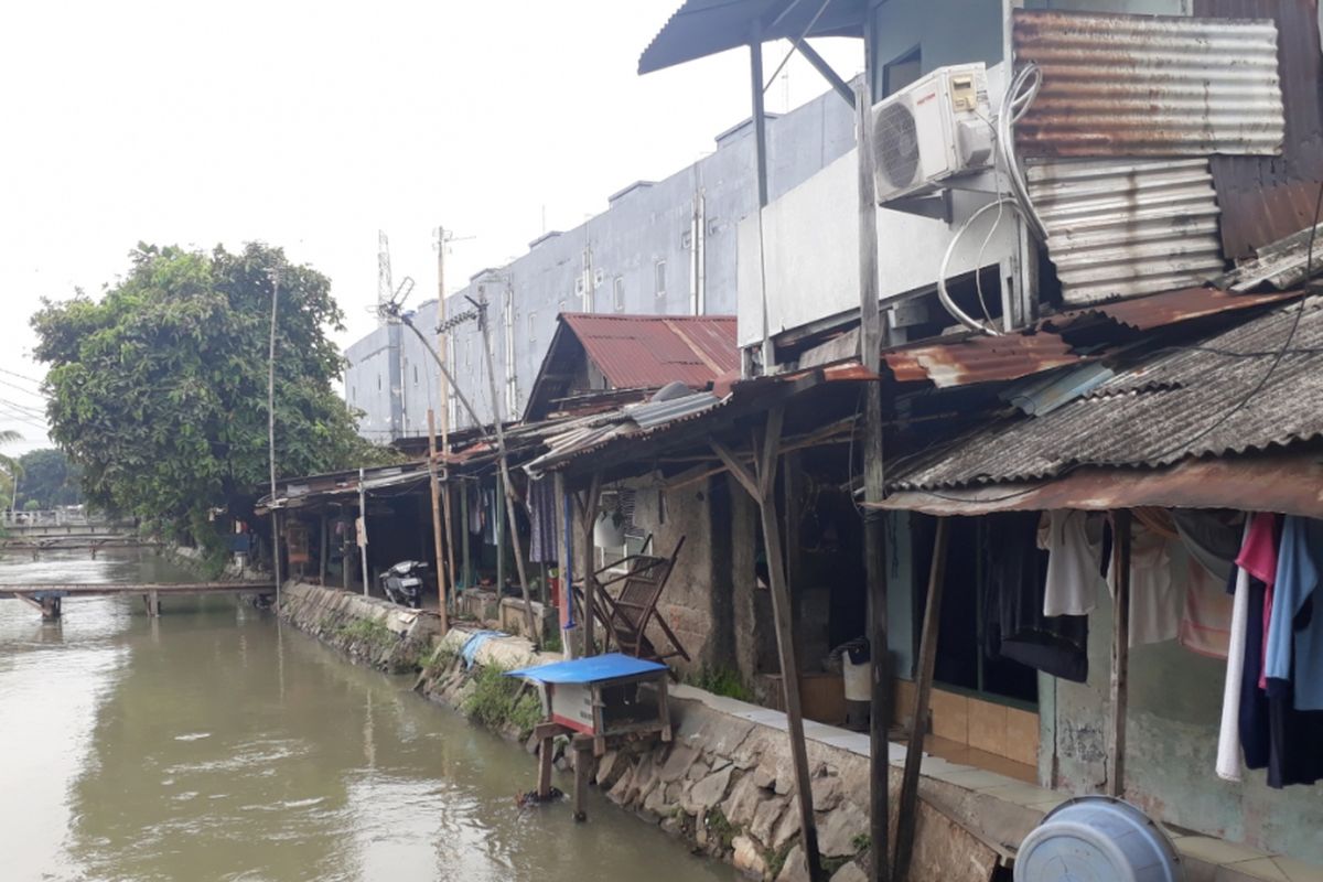 Wilayah RW 06, Kelurahan Medan Satria, Kecamatan Medan Satria, Kota Bekasi termasuk ke dalam kawasan terkumuh di Kota Bekasi, Rabu (16/1/2019).