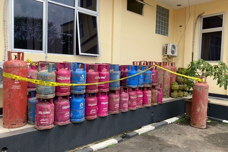 Polres Lebak menangkap pelaku pengoplos gas tiga kilogram di Lebak, Jumat (9/9/2022).