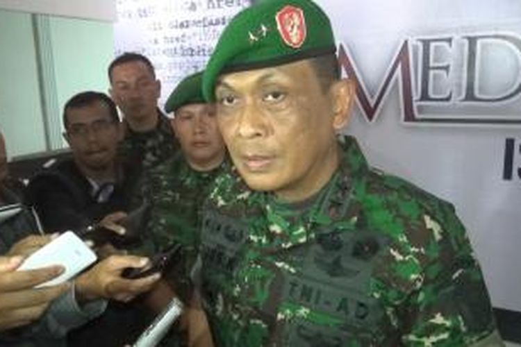 Panglima Kodam Iskandar Muda, Mayjen TNI Agus Kriswanto, memberikan keterangan kepada wartawan, Selasa (24/3/2015) terkait insiden penembakan terhadap dua personil TNI Kodim 0103 Aceh utara. Keduanya ditemukan tewas setelah diculik oleh kelompok bersenjata pada Senin petang. ***** K12-11